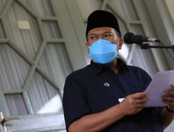 Terjatuh Saat Mengisi Khotbah Jumat, Wali Kota Bandung Dinyatakan Meninggal Dunia