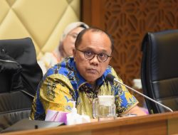 Soal Dukungan Presiden 3 Periode, DPR Minta Mendagri Tegur Apdesi