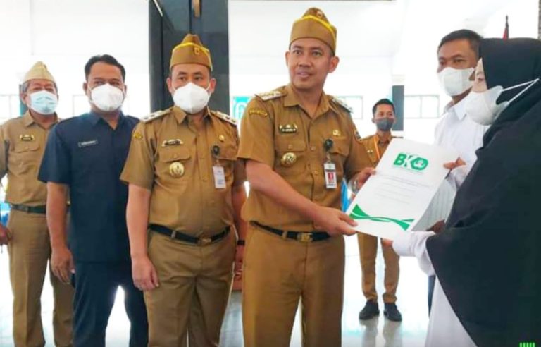 Ribuan Guru Honorer di Pemalang Terima SK PPPK - Indonesia Parlemen