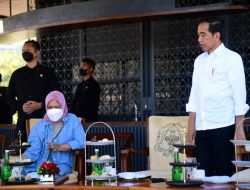 Jokowi Hampir Konsumsi Buah Berformalin, Semua Restoran di Labuan Bajo Disidak