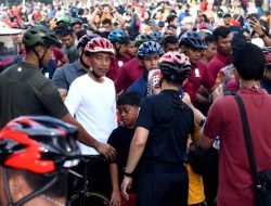 Pesan Jokowi ke Relawan: Jangan Pilih Pemimpin yang Cuma Duduk di Istana